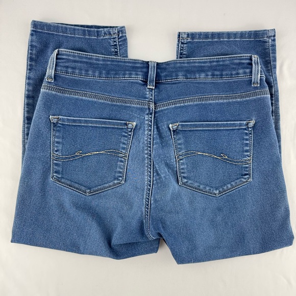 LEE Easy Fit Denim Capri - Picture 2 of 6